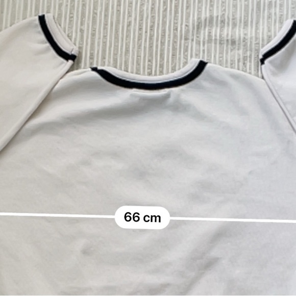 Vintage Disney World White Crewneck Sweatshirt - Picture 8 of 8